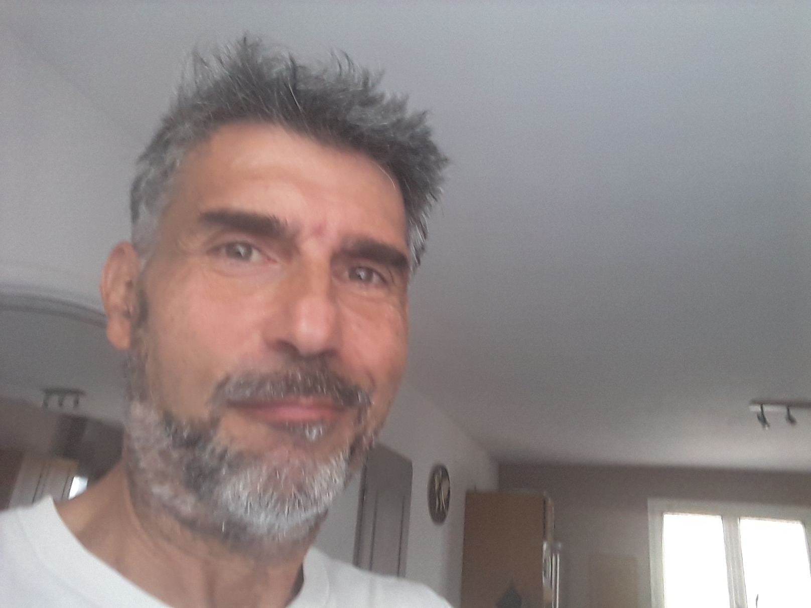 Profil de Younese